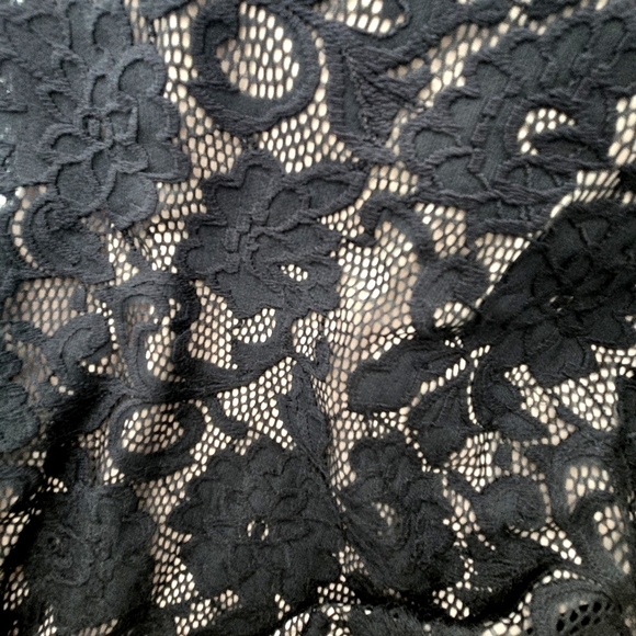 Stunning Lace Dress EUC - Picture 10 of 11